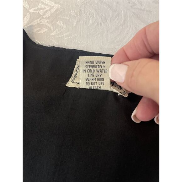 TANTRUMS CHRISTMAS VEST M BLACK VELVET EMBROIDERED HOLLY RED RIBBON TRIM BUTTONS - Picture 8 of 8